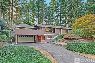Main picture of 20419 2nd Ave SW