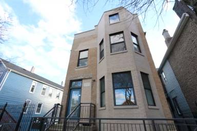 Main picture of 2023 W Cullerton St
