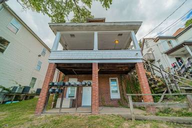 Main picture of 709 Naomi St