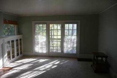 Main picture of 1812 SW High St