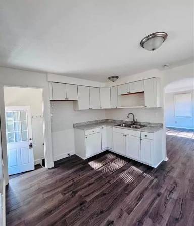 Main picture of 14113 Brunswick Ave