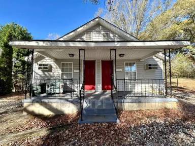 Main picture of 532 E Iredell Ave