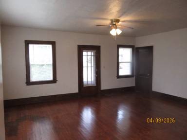 Main picture of 335 6th Ave