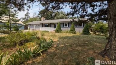 Main picture of 808 White Ave
