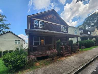 Main picture of 910 College Ave