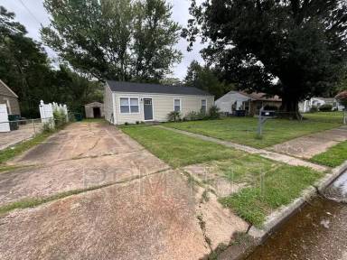 Main picture of 713 Woodfin Rd