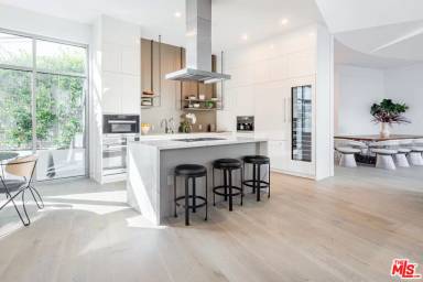 Main picture of 8600 Wilshire Blvd