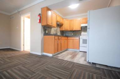 Main picture of 913 W Mamie Eisenhower Ave