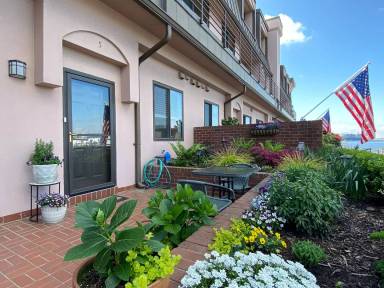 Main picture of 401 College Pl
