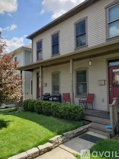 Main picture of 157 E 4th Ave