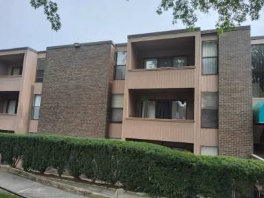Main picture of 18 Shrewsbury Green Dr