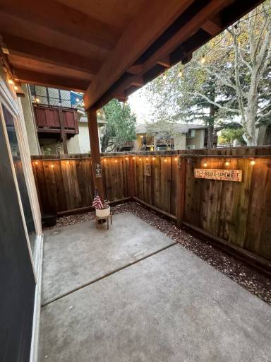 Main picture of 604 Arcadia Dr