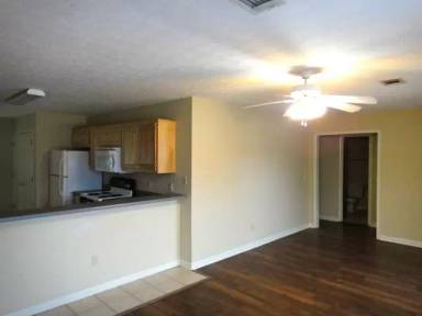 Main picture of 2000 Longview Ct