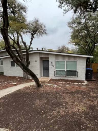 Main picture of 3322 Scenic Ln