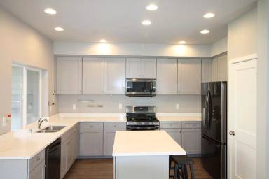 Main picture of 1721 SW Cooper Way
