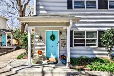 Main picture of 858 Maiden Ln NE
