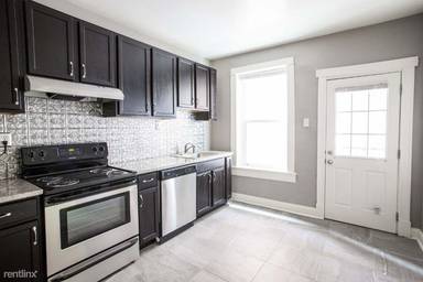 Main picture of 3902 Lindell Blvd