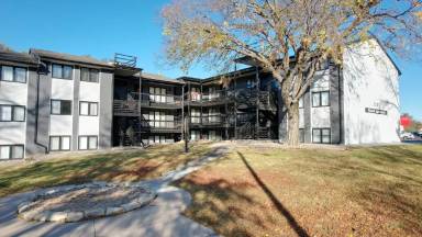 Main picture of 2201 S 10th St
