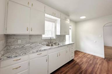 Main picture of 1333 N Main St