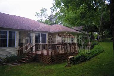 Main picture of 604 S Old County Rd