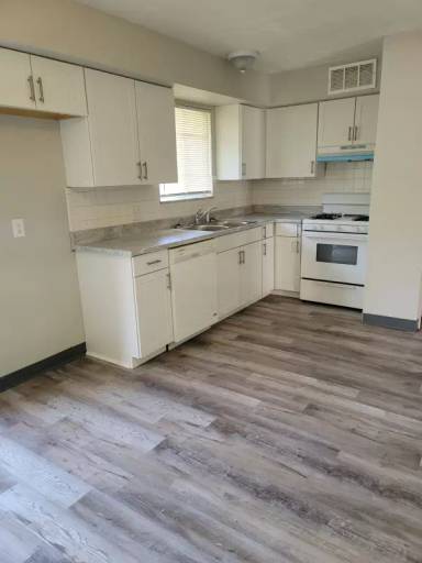 Main picture of 425 Sheraton Dr NW