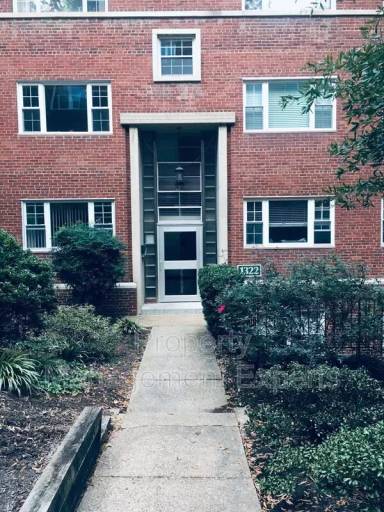 Main picture of 1322 Fort Myer Dr