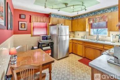 Main picture of 150 Hamilton St