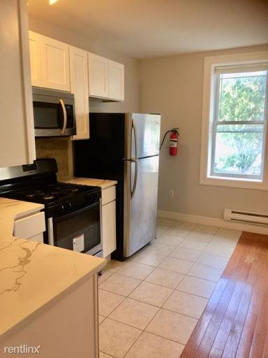 Main picture of 6611 Broadway