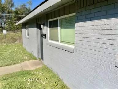 Main picture of 1054 N Irvington Ave
