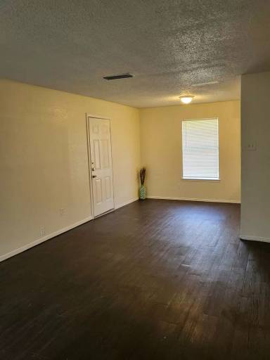 Main picture of 1417 Laura Ln