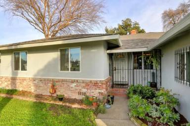Main picture of 2081 Wakefield Way