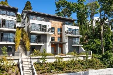 Main picture of 2202 12th Ave W