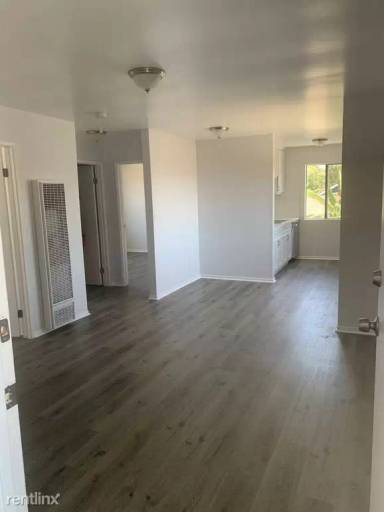 Main picture of 2474 Elm Ave