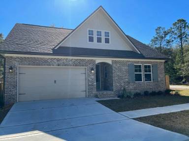 Main picture of 203 Laurel Oaks Dr