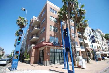 Main picture of 300 E 4th St