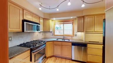 Main picture of 302 S 10th St