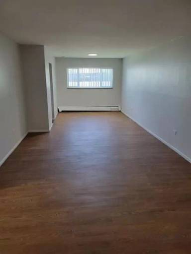 Main picture of 5605 W Warren Ave