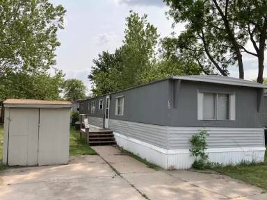 Main picture of 106 E Lawn Ct