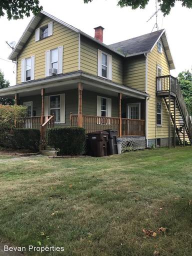 Main picture of 323 W Poplar St