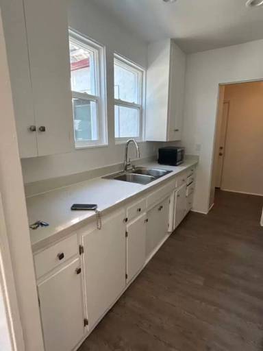 Main picture of 3541 6th Ave