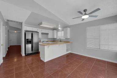 Main picture of 7209 Bronze Cir
