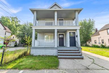 Main picture of 3229 W 32nd St