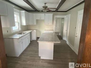Main picture of 21-69 Virgil Ave