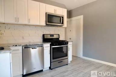Main picture of 40 Lawrence St