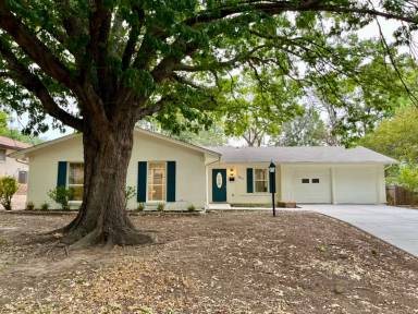 Main picture of 6432 Trail Lake Dr