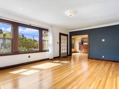 Main picture of 3553 NE Stanton St