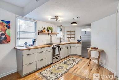 Main picture of 312 S Franklin Blvd