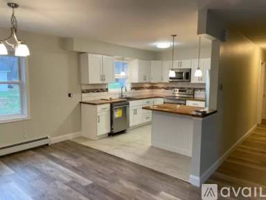 Main picture of 52 Holbrook Ct