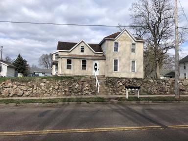 Main picture of 17 South Main Street - 4