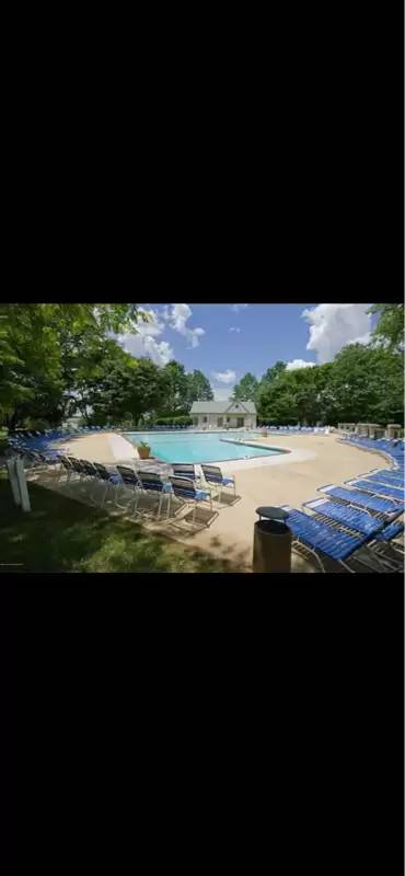 Main picture of 9 Greenwood Dr